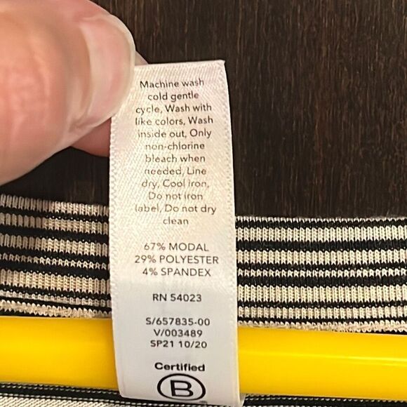 ATHLETA CLOUDLIGHT STRATUS STRIPED TOP SIZE 1X - Picture 5 of 5